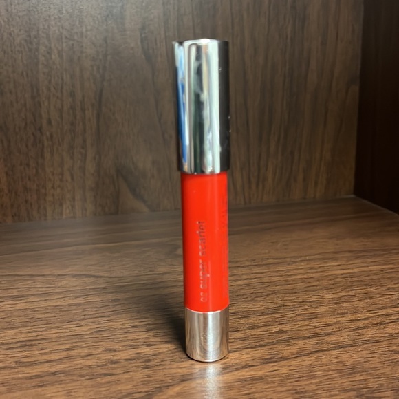 Clinique NIB Chubby Plump & Shine Super Scarlet Lip Gloss - Picture 4 of 4